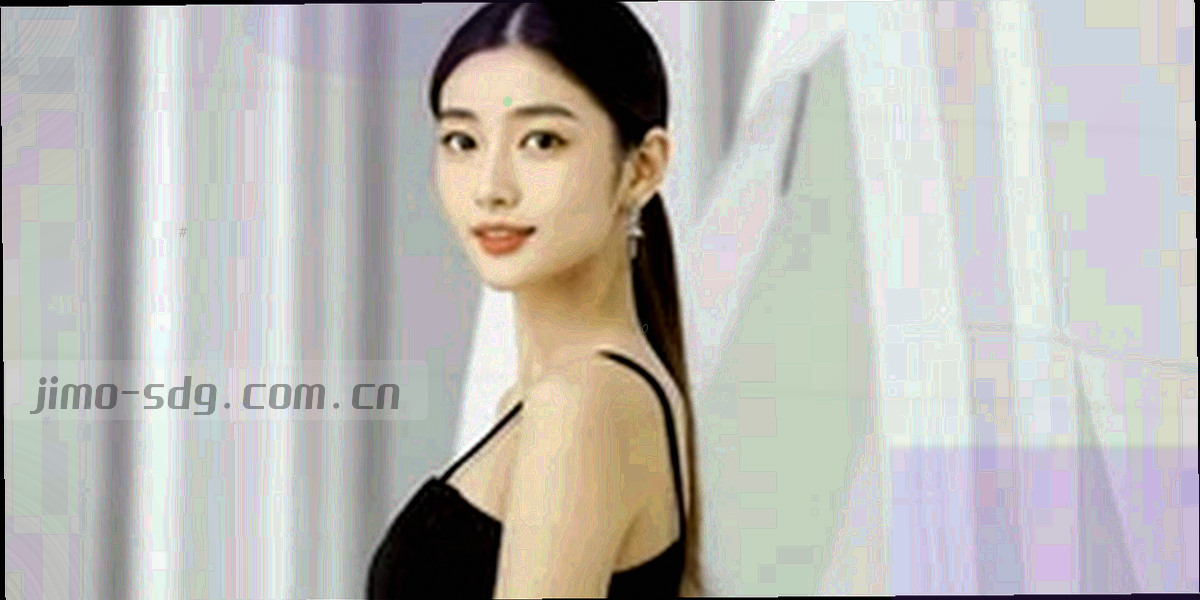 抽象管道与电路线交错，体现工业与生活融合